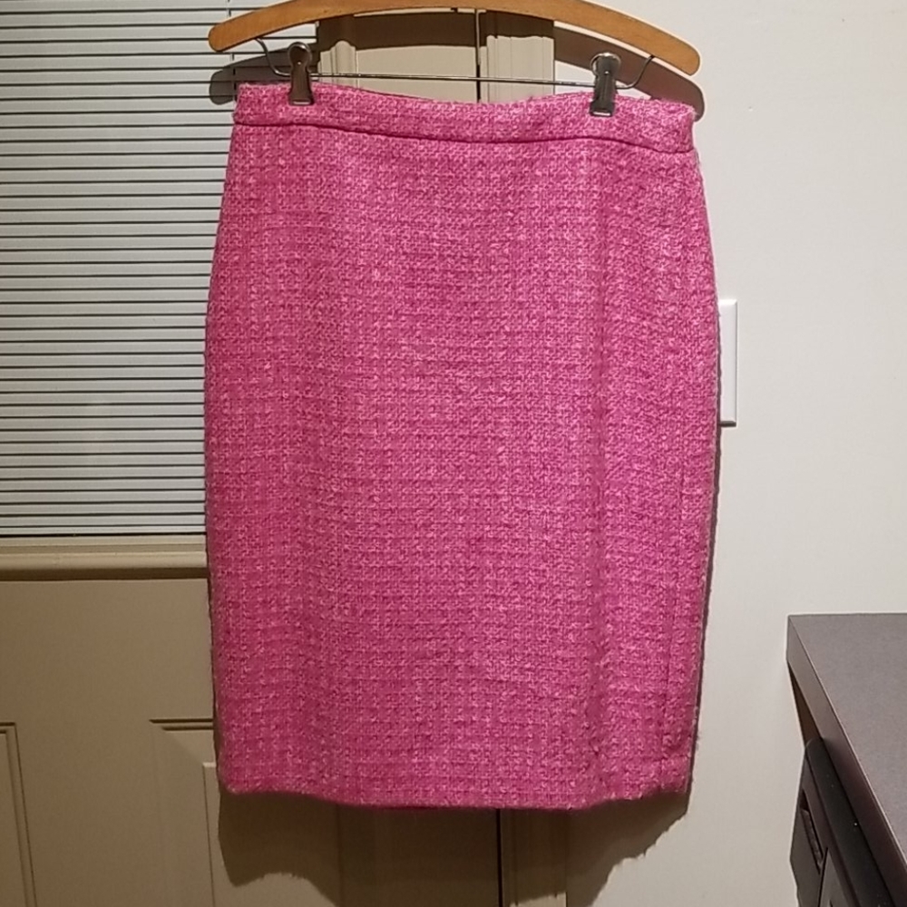 Pink skirt by Pure Collection
